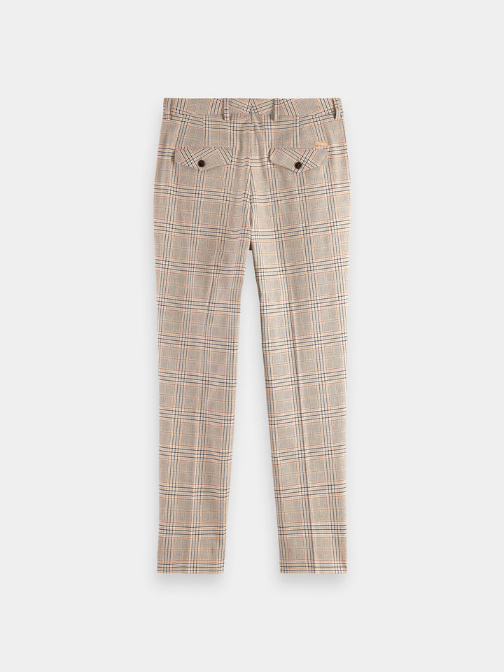 Scotch & Soda Blake Pleated Chino in Soft Camel Check | Buster McGee