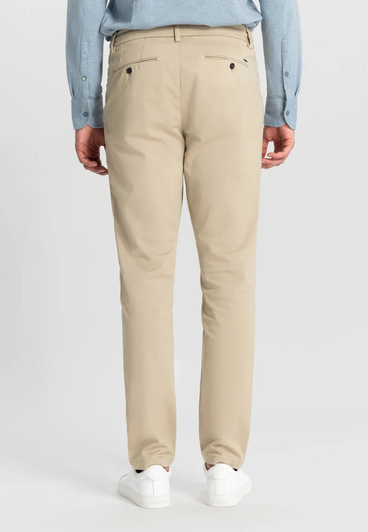 Dstrezzed Lancaster Tapered Jogger Twill Knit Pant Sand | Buster McGee