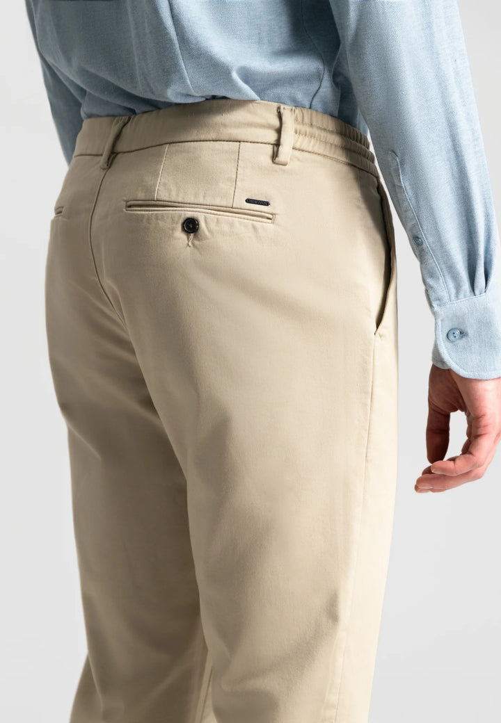 Dstrezzed Lancaster Tapered Jogger Twill Knit Pant Sand | Buster McGee