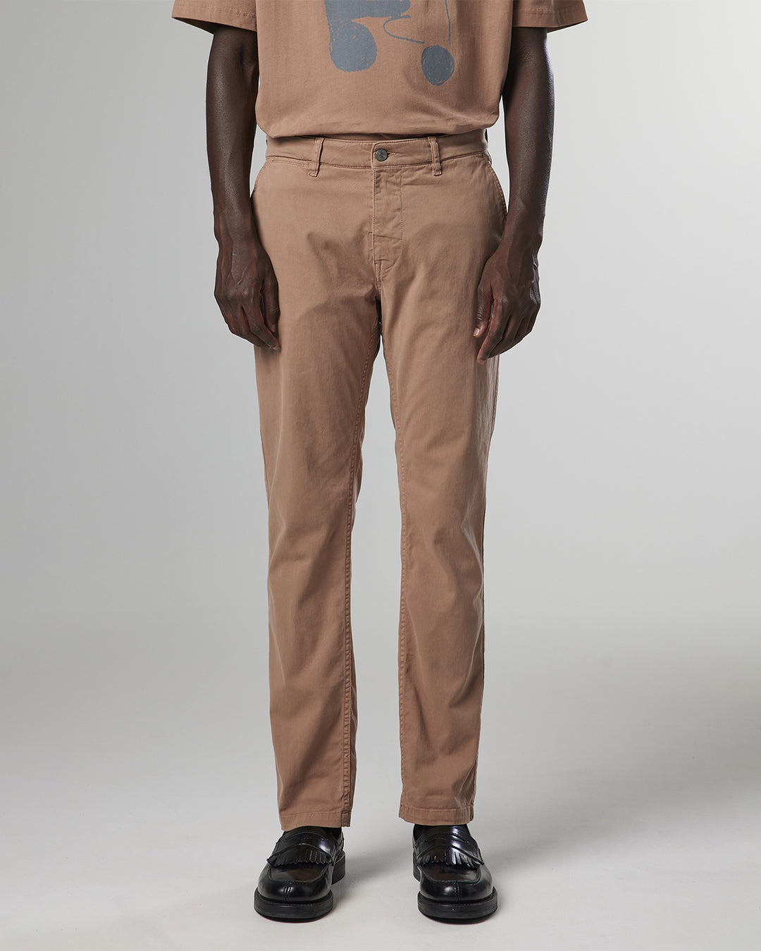 NN07 - Marco 1400 Classic Chino in Nougat | Buster McGee