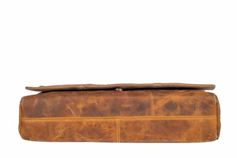 Soldier 15 inch - Men's Leather Messenger Bag in Crazy Horse Tan | Buster McGee Daylesford