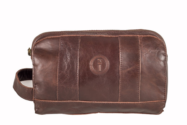 Indepal - Watson - Leather Toiletry Bag in Vintage Brown | Buster McGee Daylesford