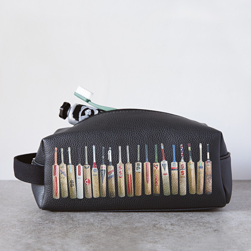 Sporting Nation - Bat Line Up Wash Bag in Black | Buster McGee