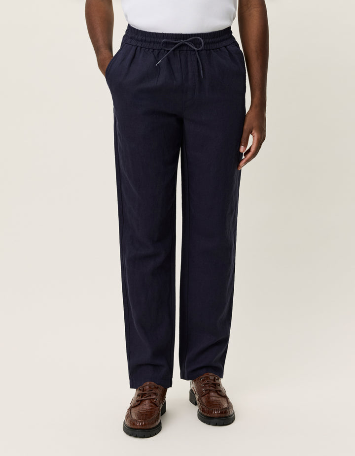 Les Deux Patrick Linen Pants in Dark Navy | Buster McGee