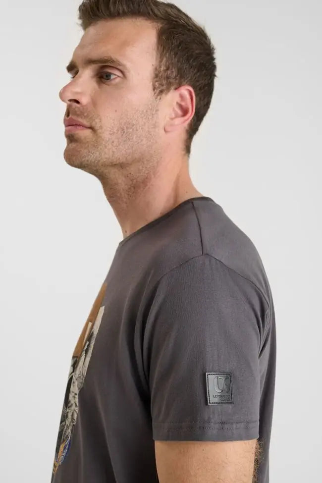 Le Temps des Cerises Astor Printed Tee in Metal | Buster McGee