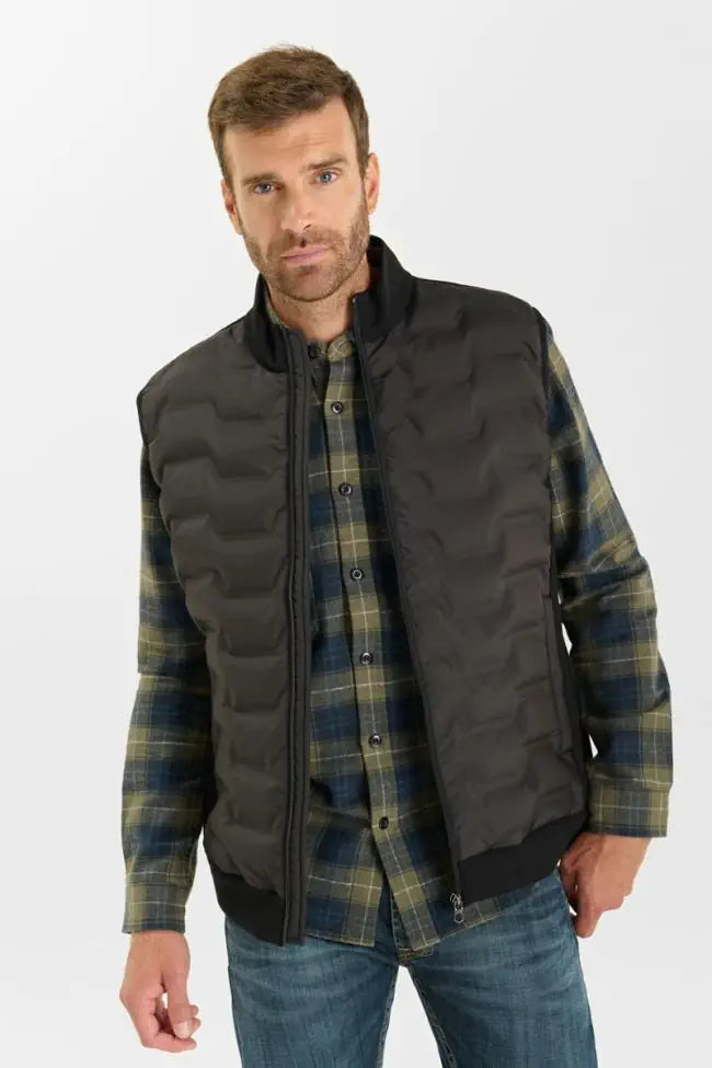 Le Temps des Cerises Gibus Sleeveless Quilted Jacket in Black