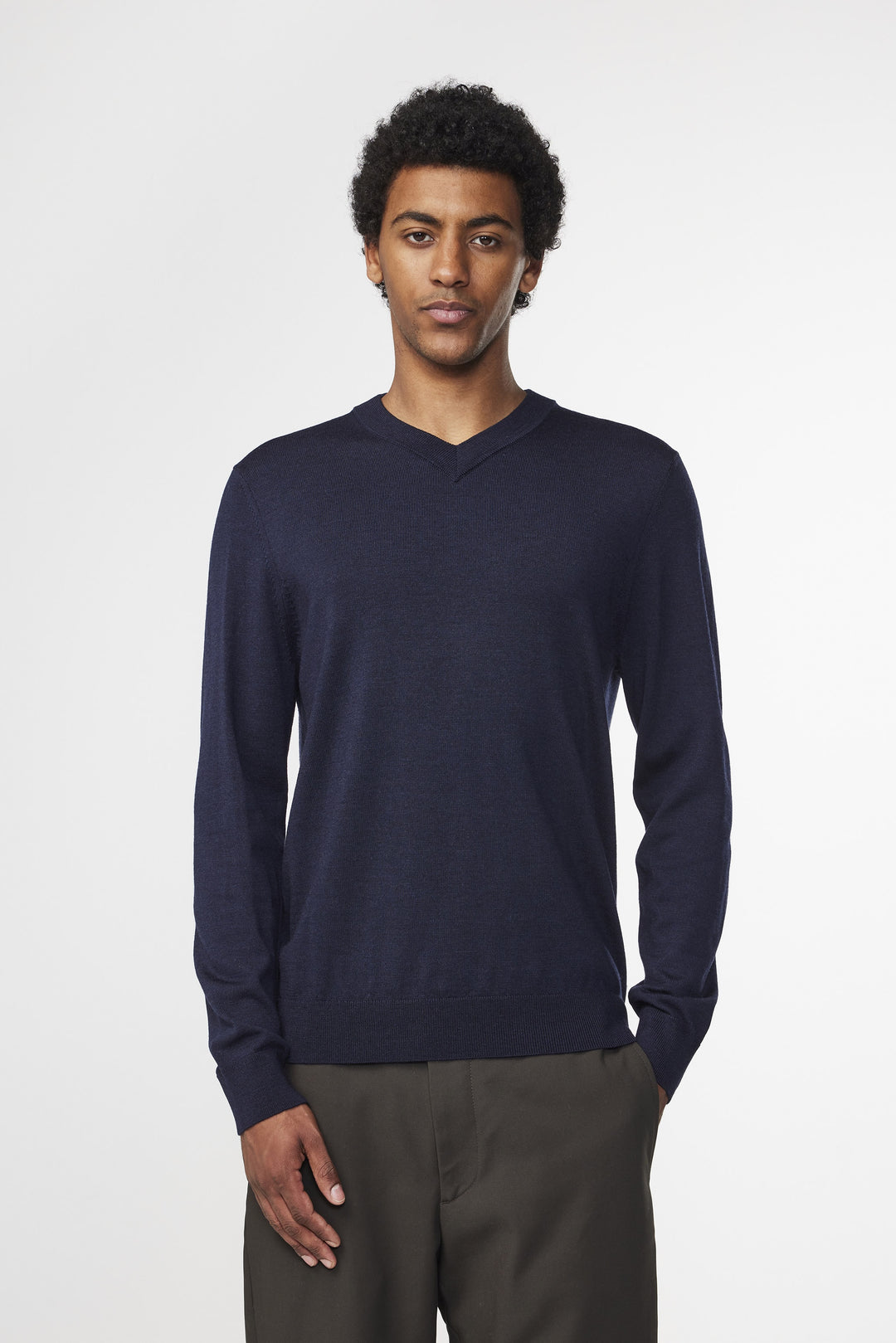 NN07 Sergio 6605 V-Neck Sweater in Navy Multi | Buster McGee