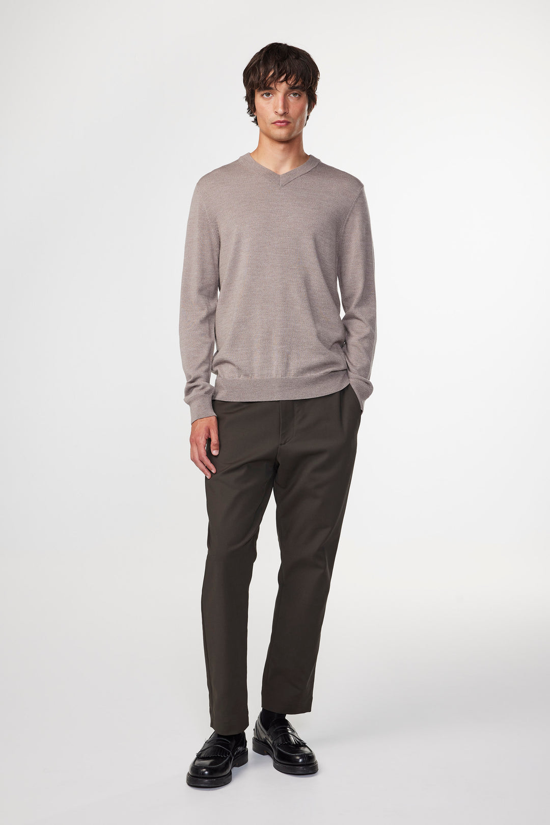 NN07 Sergio 6605 V-Neck Sweater in Stone | Buster McGee