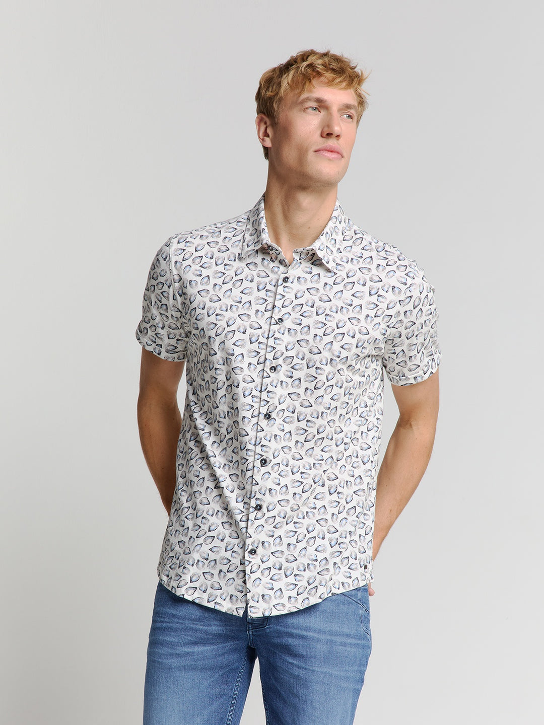 No Excess Allover Printed SS Shirt in Off-White | Buster McGee
