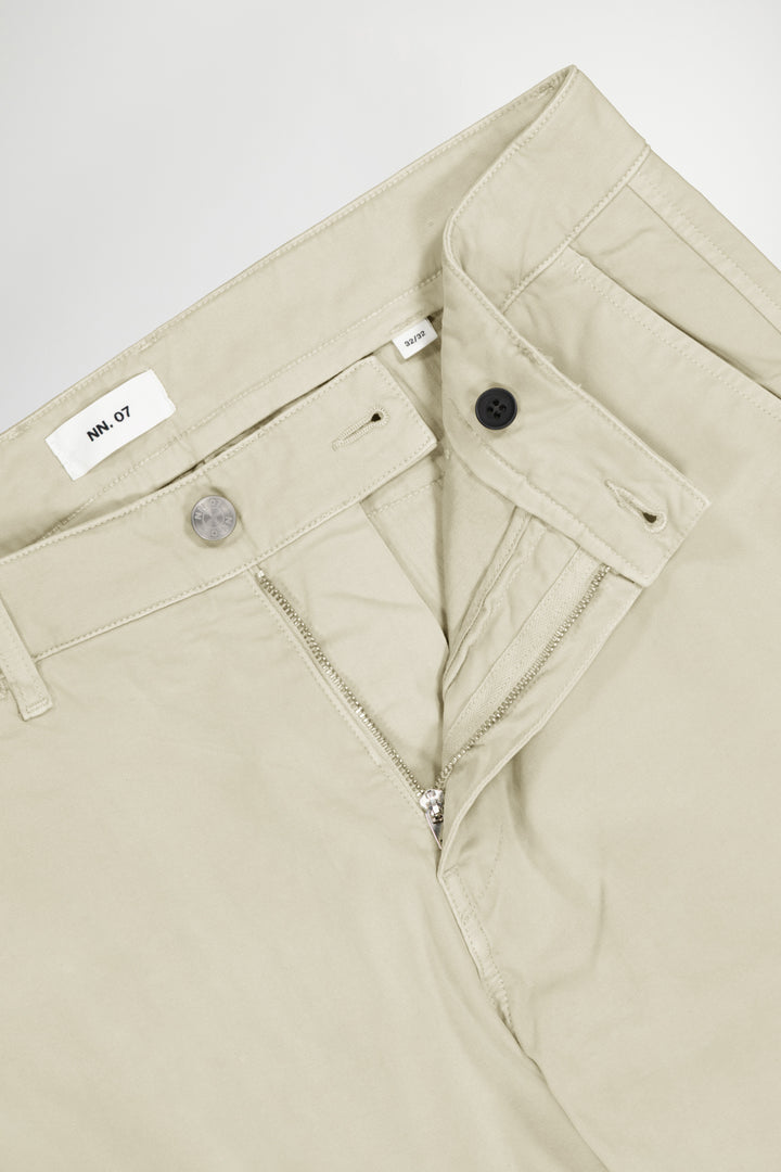 NN07 Marco 1400 Classic Chino in Fog | Buster McGee