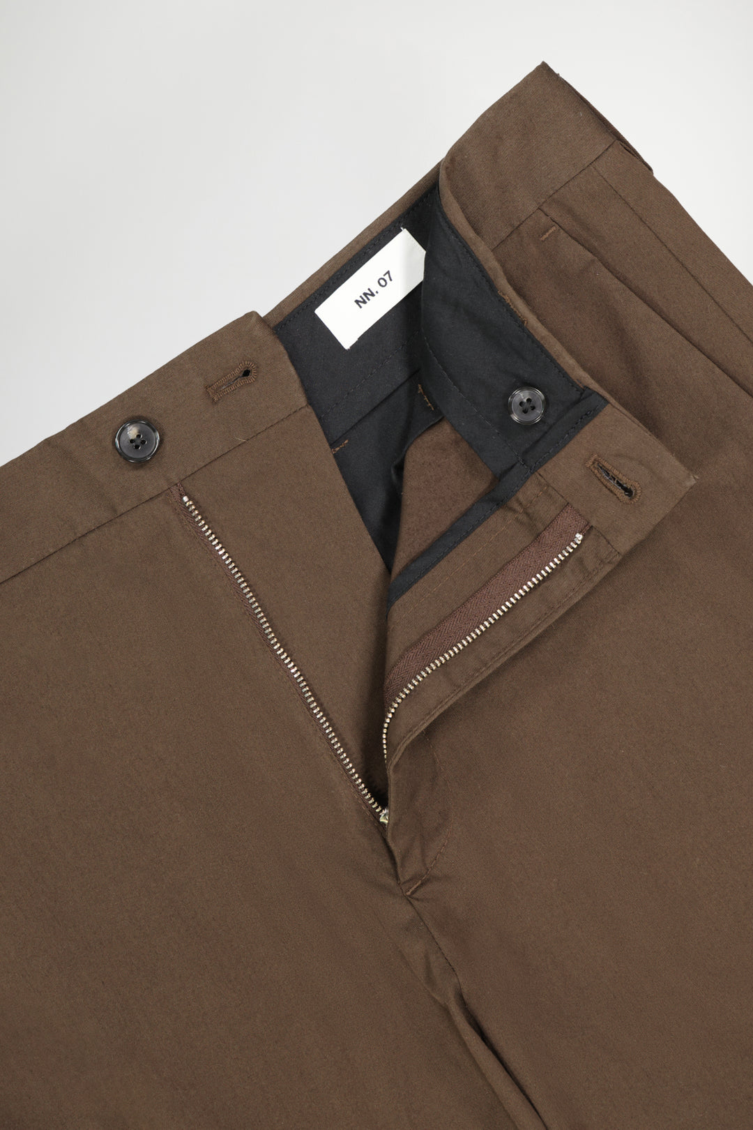 NN07 Paw 1800 Tailored Pant in Demitasse | Buster McGee