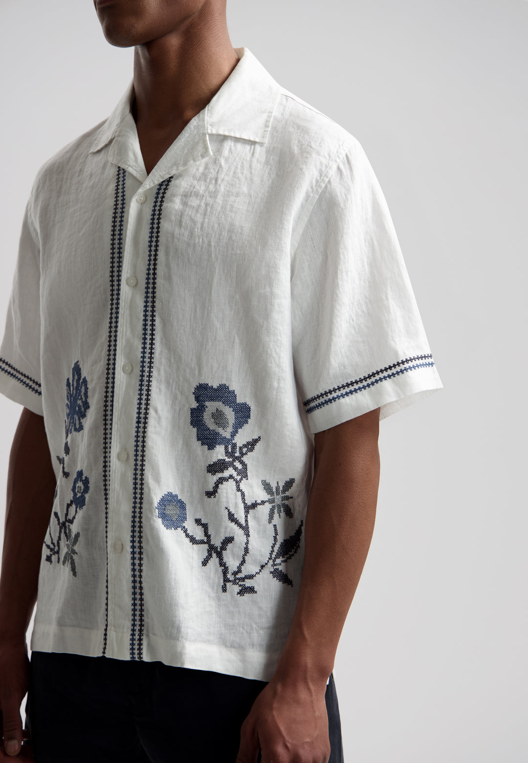 Dstrezzed Hero Artwork Shortsleeve Shirt in White