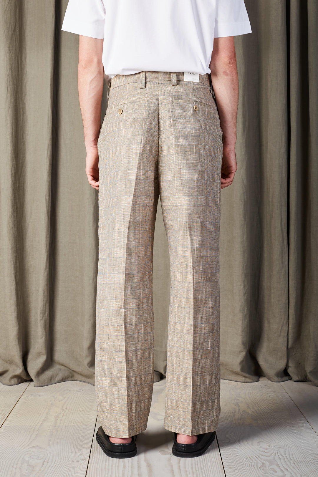 NN07 Paw 1918 Relaxed Fit Pant in Brown Check | Buster McGee
