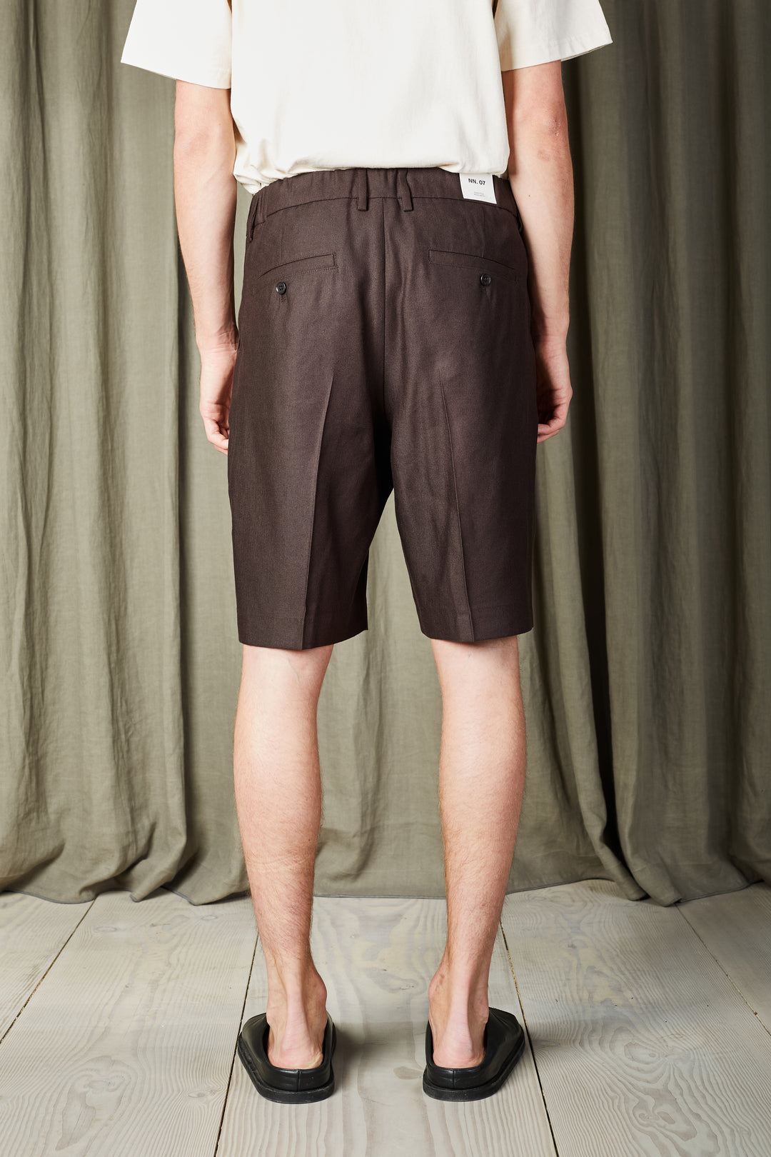 NN07 Kay 1808 Pleated Relaxed Shorts in Deep Truffle