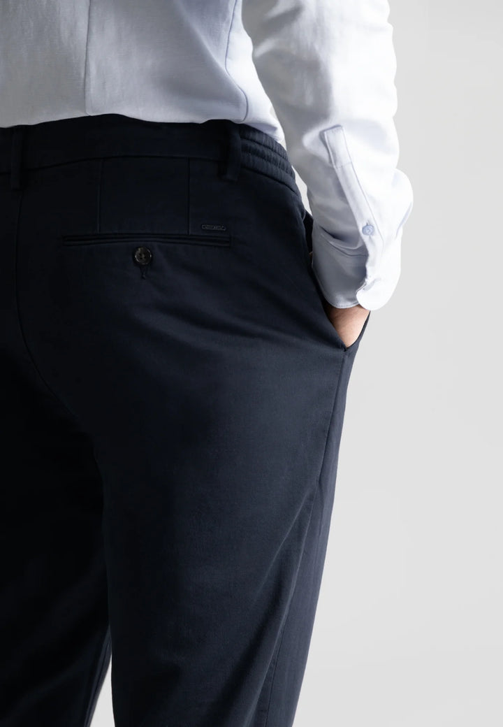 Dstrezzed Lancaster Tapered Jogger Twill Knit Pant in Dark Navy