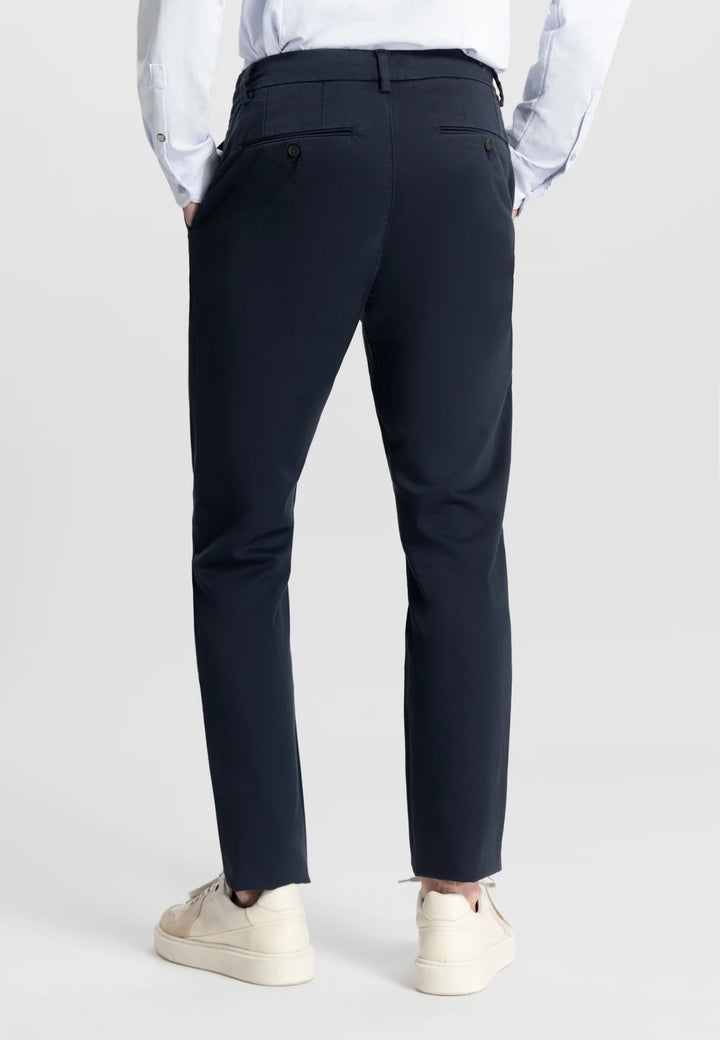 Dstrezzed Lancaster Tapered Jogger Twill Knit Pant in Dark Navy