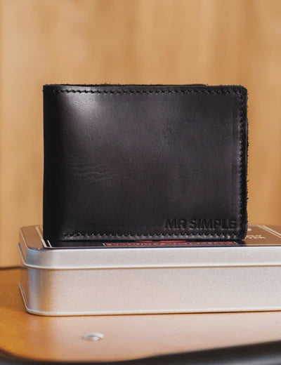 Mr Simple Conrad Bifold Wallet in Vegtan Black Leather | Buster McGee