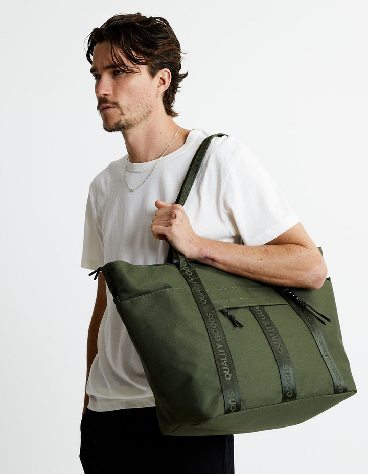 Mr Simple Jasper Tote Large in Army | Buster McGee