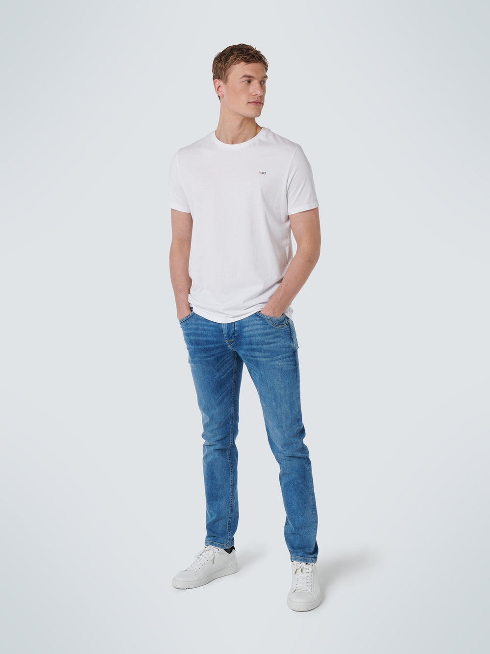 No Excess Solid Basic Crewneck Tee in White | Buster McGee