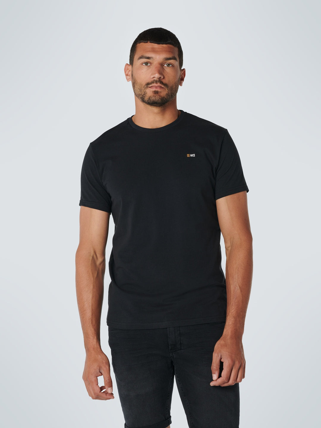 No Excess Solid Basic Crewneck Tee in Black | Buster McGee