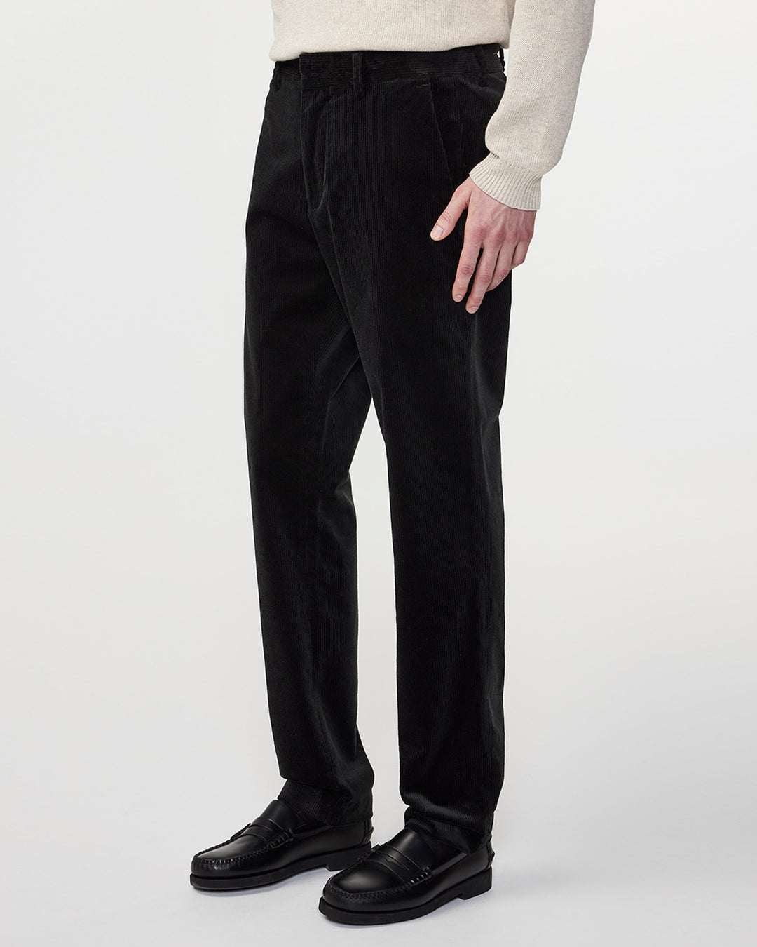 NN07 - Theo 1322 Corduroy Pant in Dark Army | Buster McGee