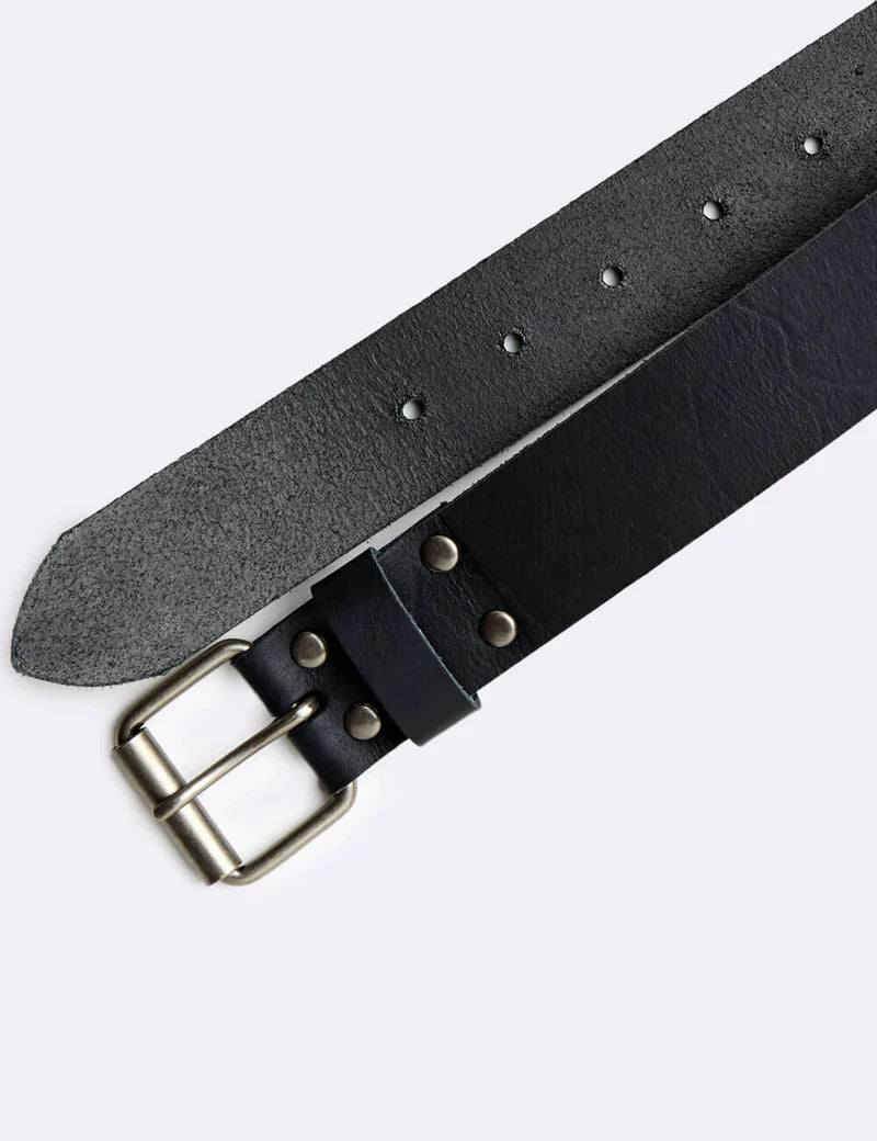 Mr Simple Leather Belt in Black | Buster McGee