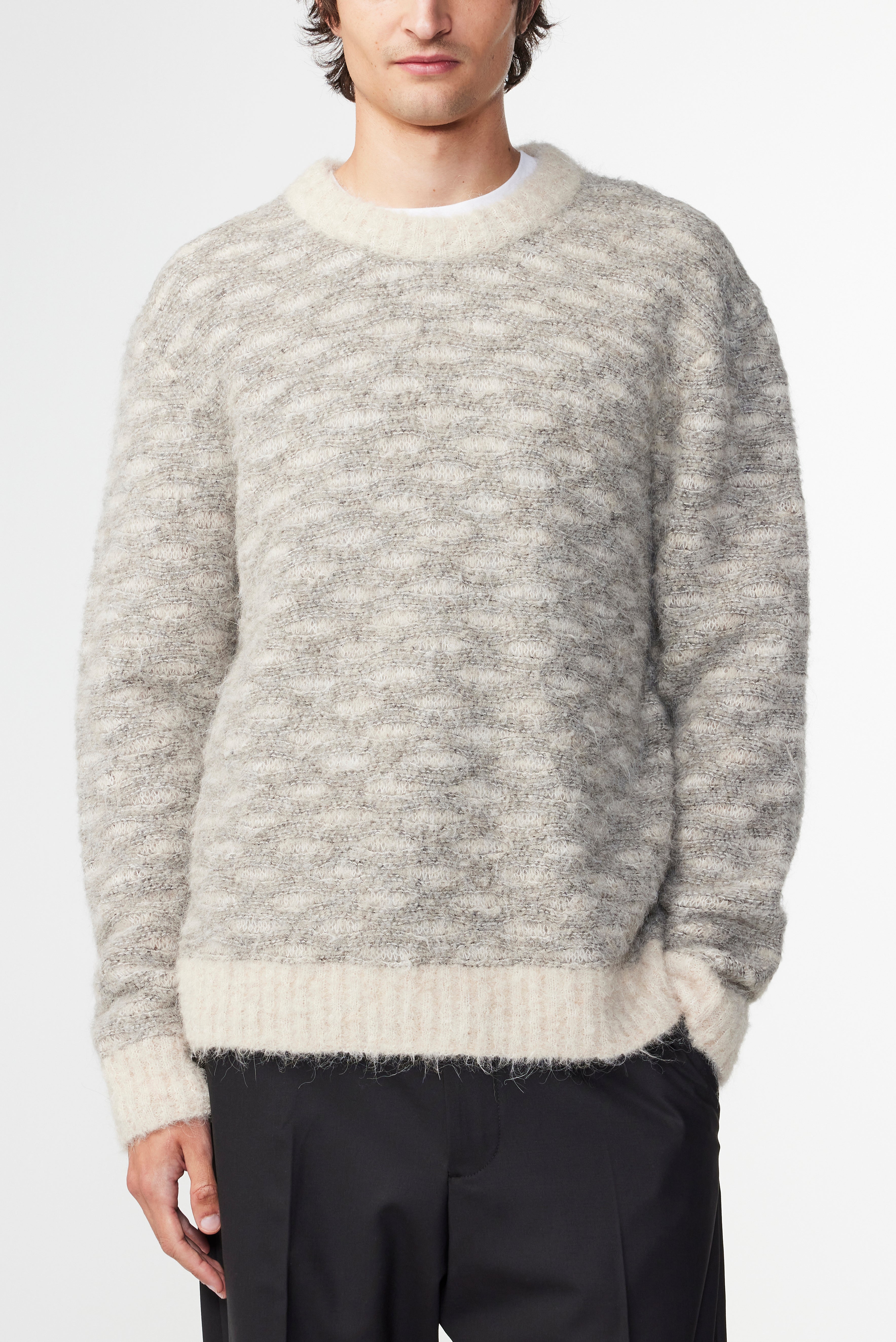 ぬ NOYAN ZIP SWEATER – A KIND OF GUISE