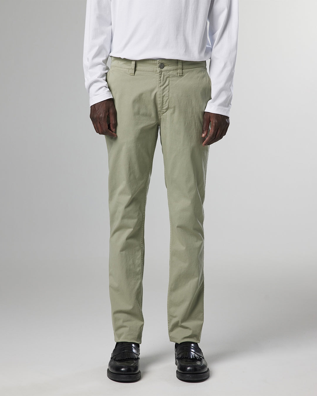NN07 - Marco 1400 Classic Chino in Oil Green | Buster McGee