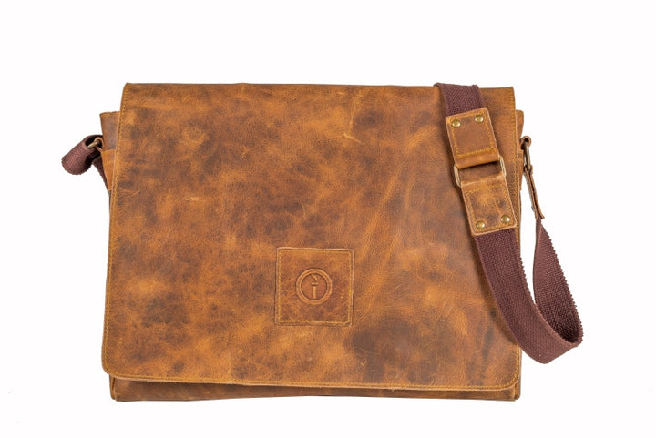 Soldier 13 inch - Men's Leather Messenger Bag in Dusty Antique | Buster McGee Daylesford