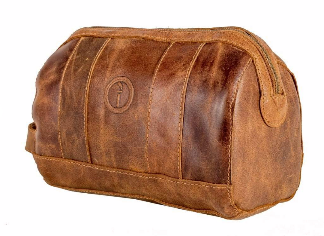 Indepal - Watson - Leather Toiletry Bag in Dusty Antique | Buster McGee Daylesford