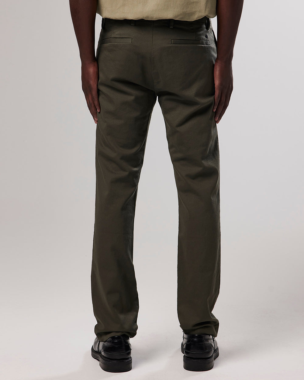 NN07 - Theo 1420 Pant in Army | Buster McGee