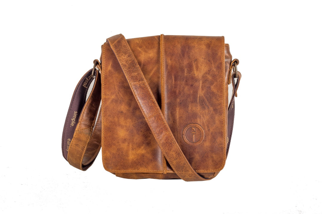 Indepal - Wanderer Men's Messenger Bag in Dusty Antique | Buster McGee Daylesford